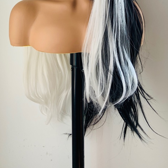 Gorgeous White & Black Versatile 13x2.5 Lace Front Wig for Daily Wear or Events - Picture 13 of 13